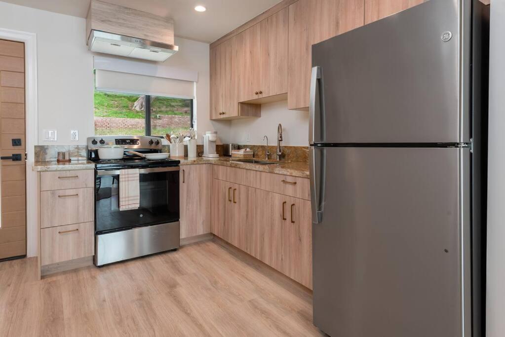 Apartment Coastal Comfort Retreat 1-bed