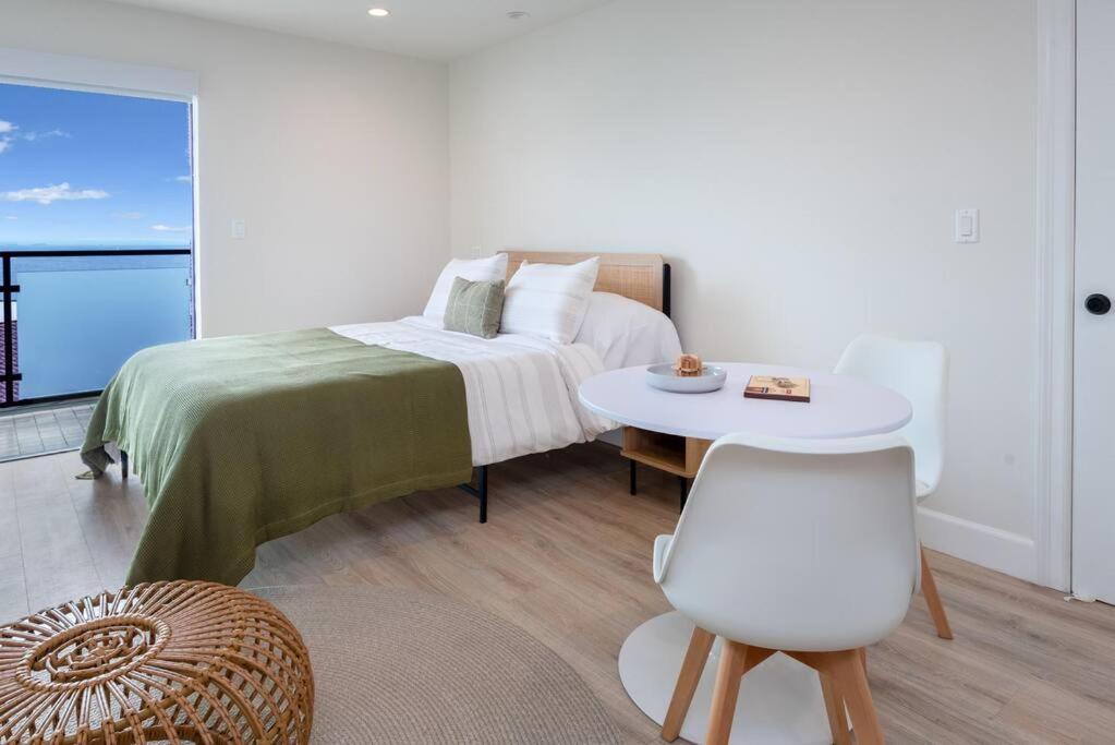 Apartment Coastal Comfort Retreat 1-bed *