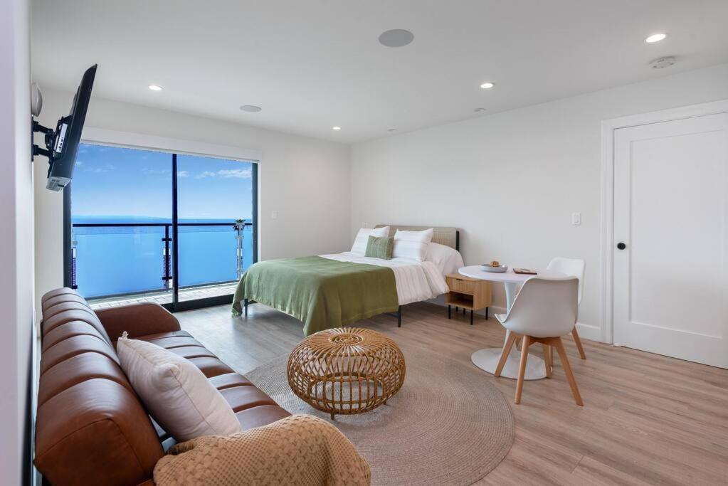 Apartment Coastal Comfort Retreat 1-bed
